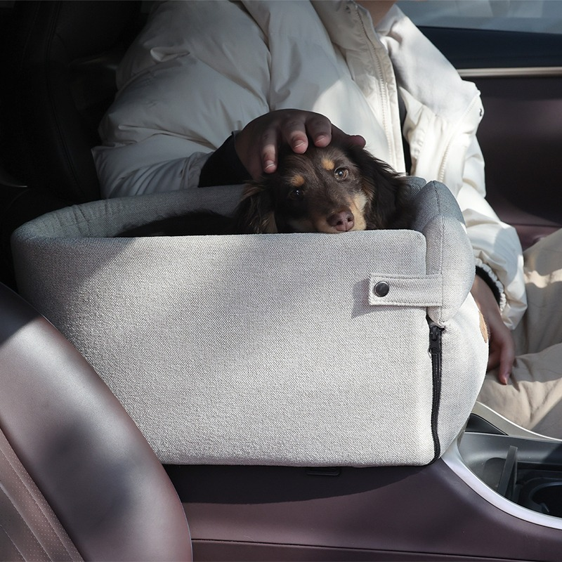 Dezkee Elevated Center Console Pet Car Seat
