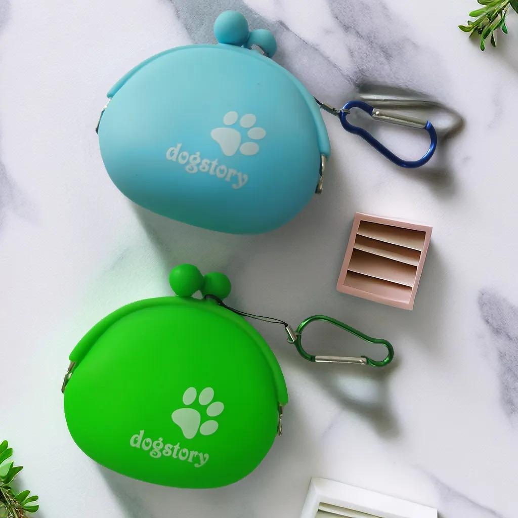 Dezkee Quick-Access Silicone Dog Treat Pouch